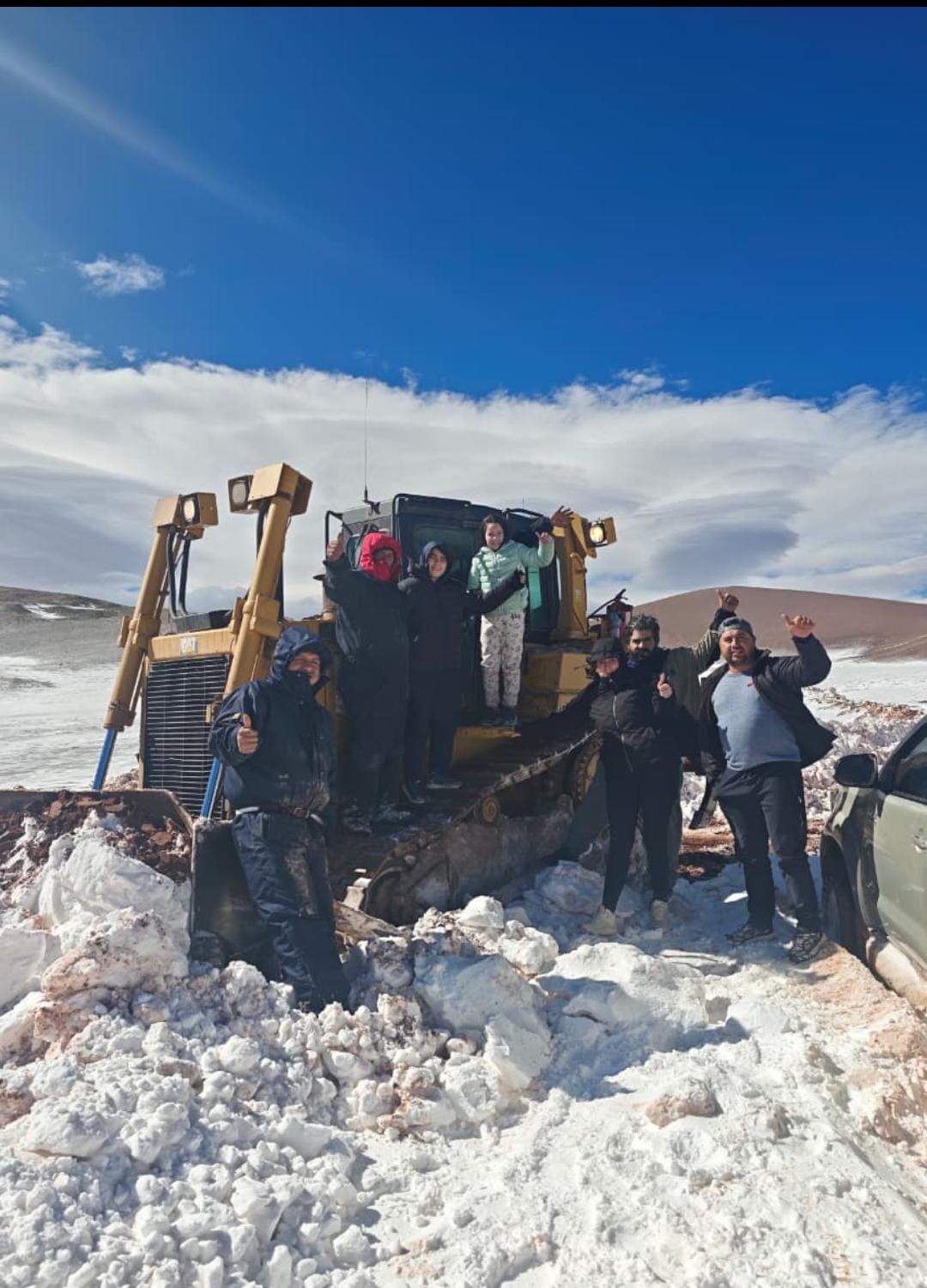 MÁS DE 50 OPERARIOS MINEROS Y MÁS DE 10 EQUIPOS PESADOS DE ZIJIN–LIEX PARTICIPAN DEL OPERATIVO DE RESCATE EN LA CORDILLERA